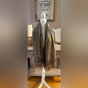 Elegant Paisley Scarf in Brown and Gold